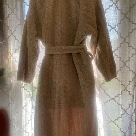 Pottery Barn Cream Plush cozy ribbed Robe - Picture 8 of 14